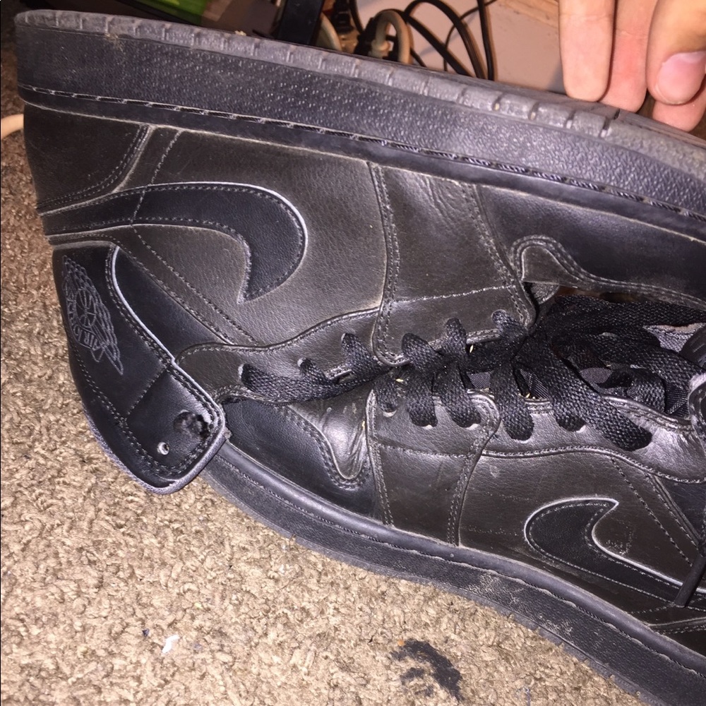 High top Jordan Retro ones, Black